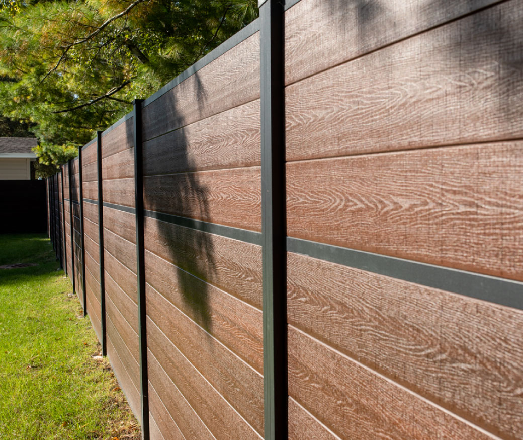 WPC Co-Extruido. Ideal para separaciones perimetrales, portones y más!